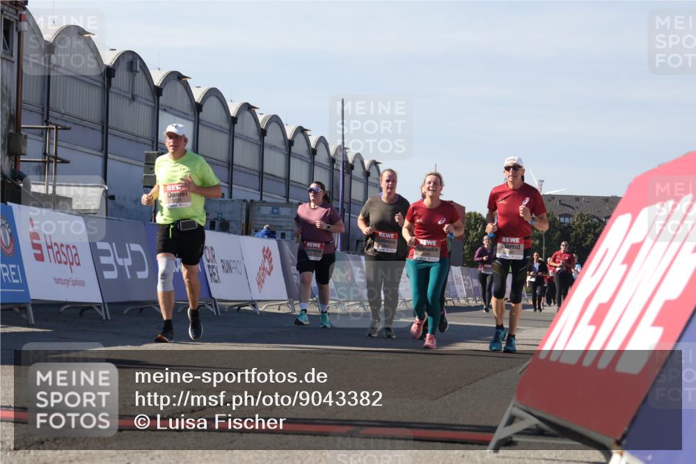 03.10.2025 - Köhlbrandbrückenlauf Luisa Fischer http://msf.ph/oto/9043382 03.10.2025 13:38:31 Ziel 4697, 4884, 5439, 5509, 5564, 5590, 5591, 6179, 6201, 6581, 6582, 6583 meine-sportfotos.de