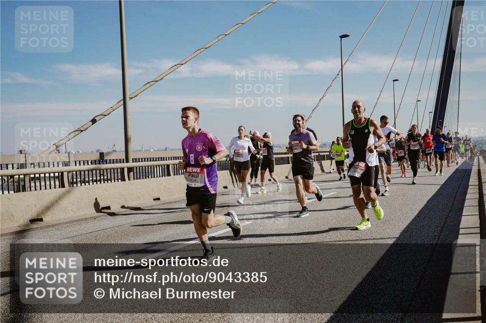 03.10.2025 - Köhlbrandbrückenlauf Michael Burmester http://msf.ph/oto/9043385 03.10.2025 12:24:56 Position 1 4118 meine-sportfotos.de