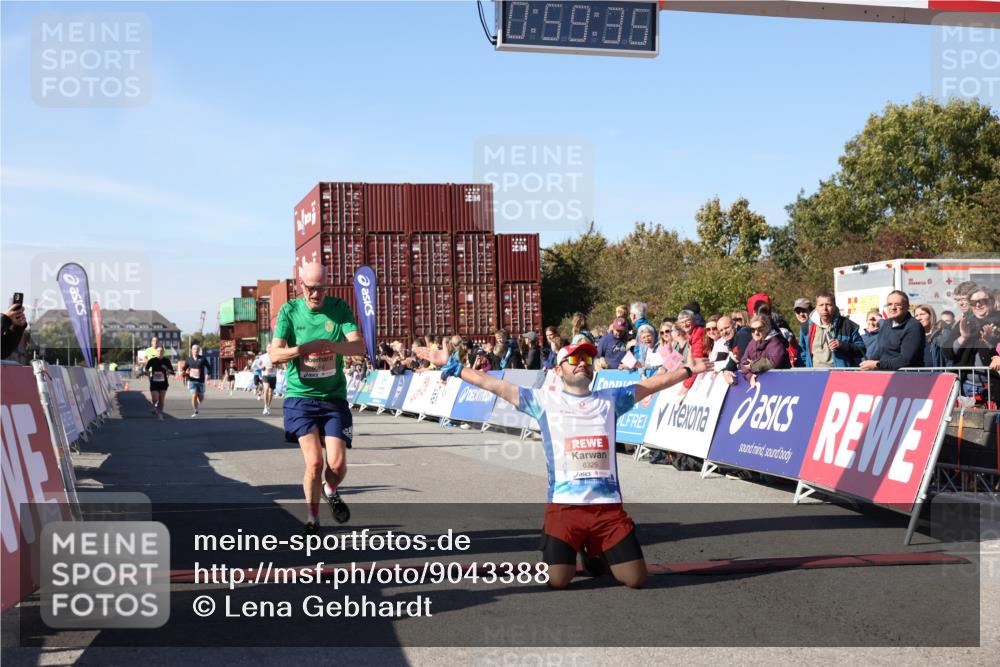 03.10.2025 - Köhlbrandbrückenlauf Lena Gebhardt http://msf.ph/oto/9043388 03.10.2025 12:59:35 Ziel 4111, 4119, 4215, 4270, 4475, 6060, 6325, 6364, 6616, 6666, 6754 meine-sportfotos.de