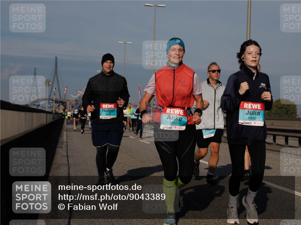 03.10.2025 - Köhlbrandbrückenlauf Fabian Wolf http://msf.ph/oto/9043389 03.10.2025 09:56:28 Position 3 3680, 1632, 3392, 1909 meine-sportfotos.de