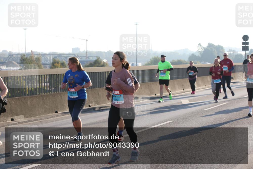 03.10.2025 - Köhlbrandbrückenlauf Lena Gebhardt http://msf.ph/oto/9043390 03.10.2025 09:26:36 Position 1 2497, 2240 meine-sportfotos.de
