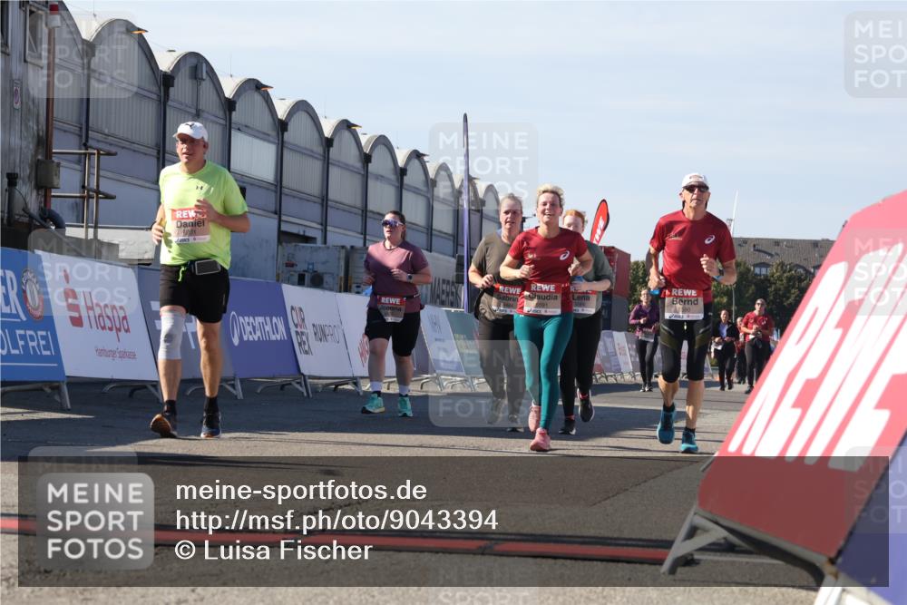03.10.2025 - Köhlbrandbrückenlauf Luisa Fischer http://msf.ph/oto/9043394 03.10.2025 13:38:32 Ziel 4697, 4884, 5439, 5509, 5564, 5590, 5591, 6179, 6201, 6581, 6582, 6583 meine-sportfotos.de