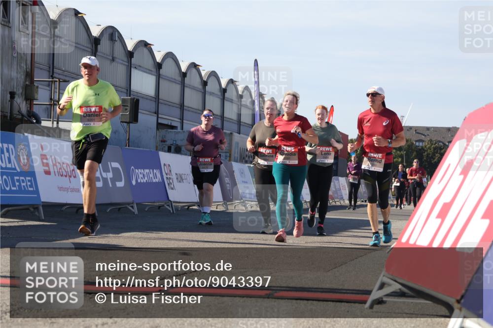 03.10.2025 - Köhlbrandbrückenlauf Luisa Fischer http://msf.ph/oto/9043397 03.10.2025 13:38:32 Ziel 4697, 4884, 5439, 5509, 5564, 5590, 5591, 6179, 6201, 6581, 6582, 6583 meine-sportfotos.de