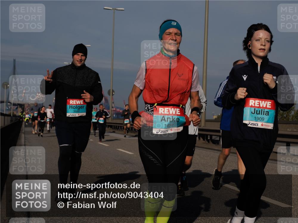 03.10.2025 - Köhlbrandbrückenlauf Fabian Wolf http://msf.ph/oto/9043404 03.10.2025 09:56:28 Position 3 3680, 1632, 1909 meine-sportfotos.de