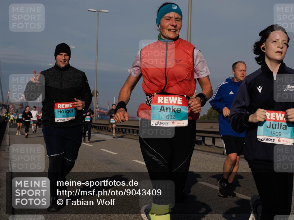 03.10.2025 - Köhlbrandbrückenlauf Fabian Wolf http://msf.ph/oto/9043409 03.10.2025 09:56:28 Position 3 3680, 1632, 1909 meine-sportfotos.de