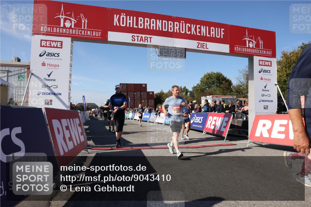 03.10.2025 - Köhlbrandbrückenlauf Lena Gebhardt http://msf.ph/oto/9043410 03.10.2025 13:18:57 Ziel 4077, 4556, 4630, 4676, 4756, 4889, 5304, 5449, 5974, 6117, 6267, 6475, 6506, 6556, 6573, 6795 meine-sportfotos.de