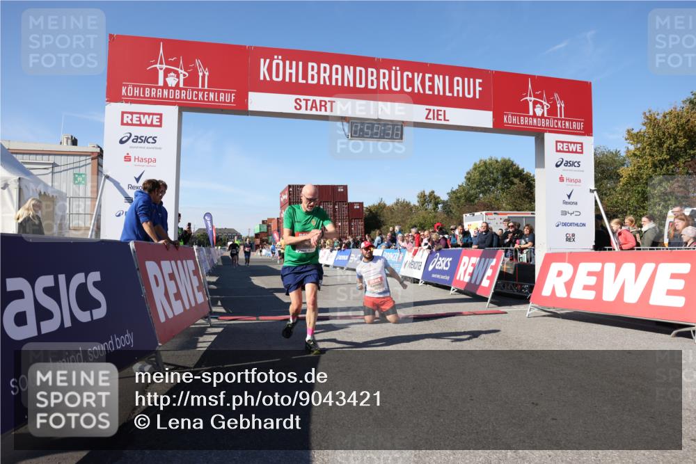 03.10.2025 - Köhlbrandbrückenlauf Lena Gebhardt http://msf.ph/oto/9043421 03.10.2025 12:59:36 Ziel 4111, 4119, 4215, 4270, 4475, 6060, 6325, 6364, 6616, 6654, 6666, 6754 meine-sportfotos.de