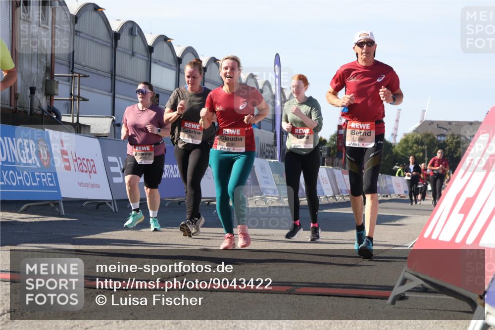 03.10.2025 - Köhlbrandbrückenlauf Luisa Fischer http://msf.ph/oto/9043422 03.10.2025 13:38:34 Ziel 4697, 4884, 5439, 5509, 5564, 5590, 5591, 6179, 6201 meine-sportfotos.de
