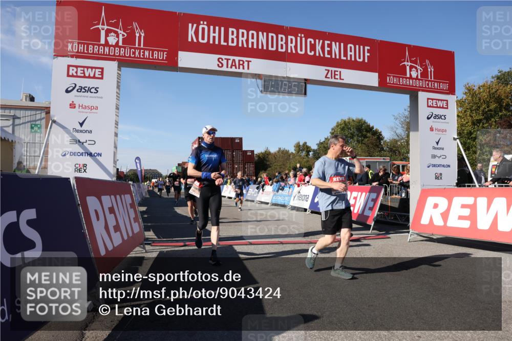 03.10.2025 - Köhlbrandbrückenlauf Lena Gebhardt http://msf.ph/oto/9043424 03.10.2025 13:18:58 Ziel 4077, 4556, 4630, 4676, 4756, 4889, 5027, 5304, 5449, 5974, 6117, 6267, 6475, 6506, 6573, 6795 meine-sportfotos.de