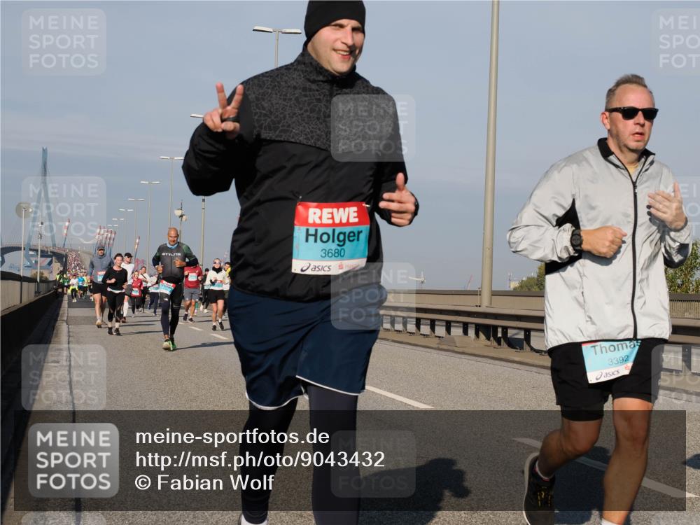 03.10.2025 - Köhlbrandbrückenlauf Fabian Wolf http://msf.ph/oto/9043432 03.10.2025 09:56:29 Position 3 3680, 3392 meine-sportfotos.de