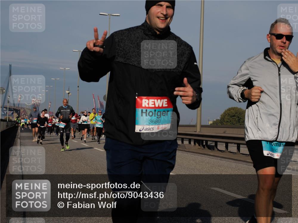 03.10.2025 - Köhlbrandbrückenlauf Fabian Wolf http://msf.ph/oto/9043436 03.10.2025 09:56:29 Position 3 3680, 3392 meine-sportfotos.de