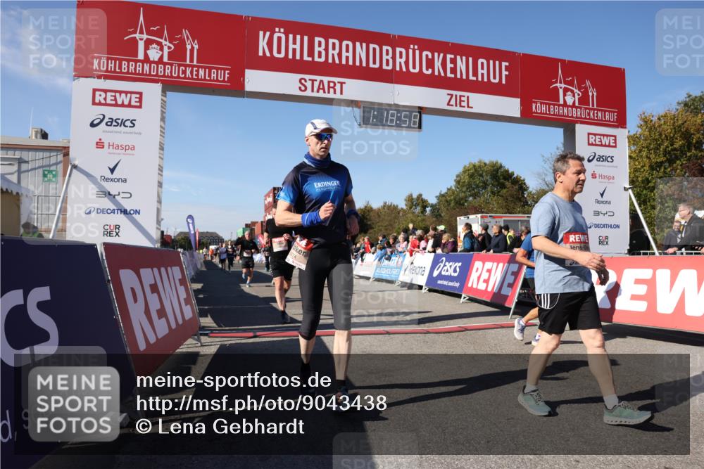 03.10.2025 - Köhlbrandbrückenlauf Lena Gebhardt http://msf.ph/oto/9043438 03.10.2025 13:18:58 Ziel 4077, 4556, 4630, 4676, 4756, 4889, 5027, 5304, 5449, 5974, 6117, 6267, 6475, 6506, 6573, 6795 meine-sportfotos.de