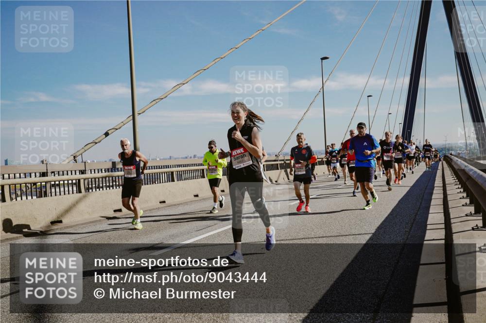 03.10.2025 - Köhlbrandbrückenlauf Michael Burmester http://msf.ph/oto/9043444 03.10.2025 12:25:00 Position 1 4467 meine-sportfotos.de