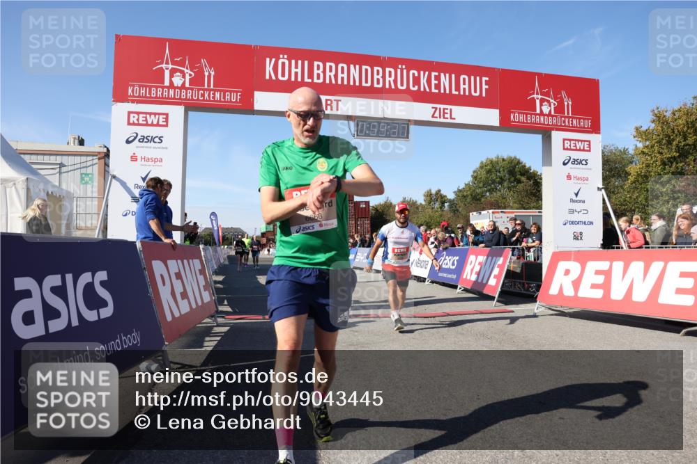 03.10.2025 - Köhlbrandbrückenlauf Lena Gebhardt http://msf.ph/oto/9043445 03.10.2025 12:59:37 Ziel 4111, 4119, 4215, 4270, 4475, 6060, 6325, 6364, 6616, 6654, 6666, 6754 meine-sportfotos.de