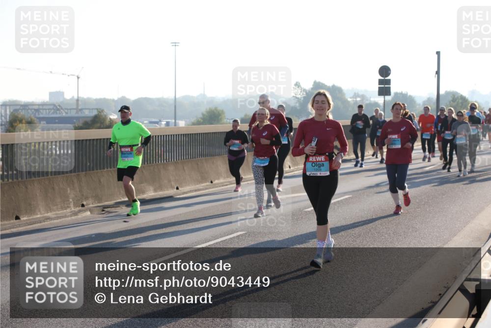 03.10.2025 - Köhlbrandbrückenlauf Lena Gebhardt http://msf.ph/oto/9043449 03.10.2025 09:26:38 Position 1 1209 meine-sportfotos.de