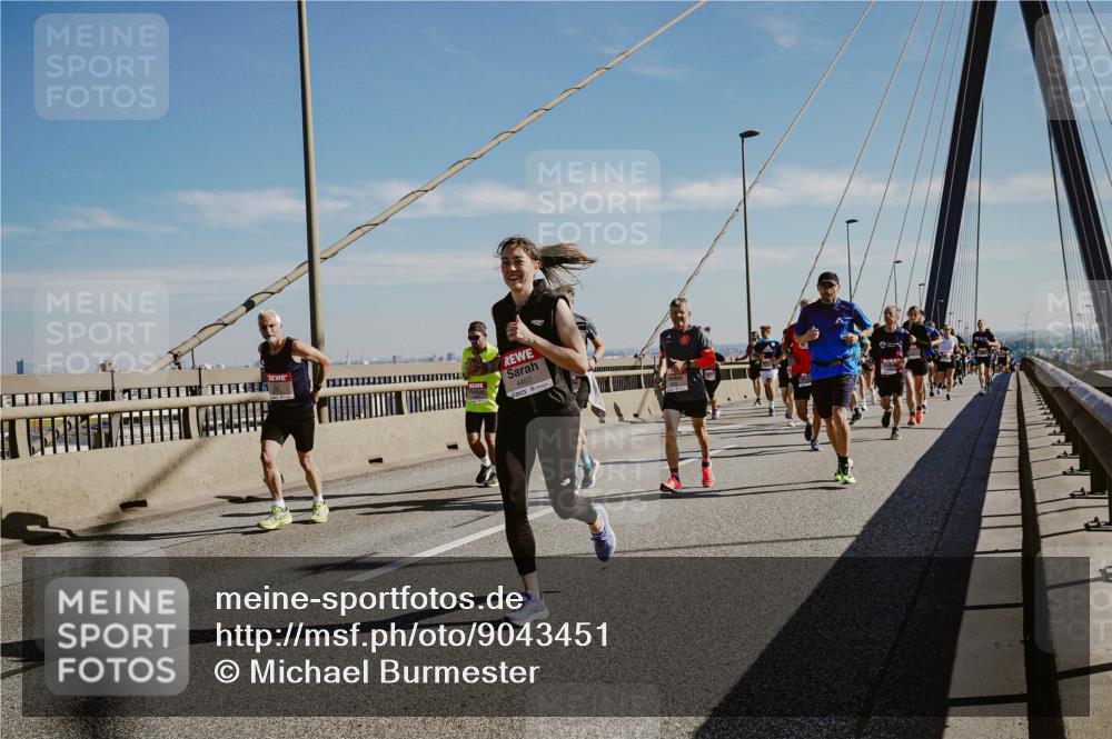 03.10.2025 - Köhlbrandbrückenlauf Michael Burmester http://msf.ph/oto/9043451 03.10.2025 12:25:00 Position 1 4467 meine-sportfotos.de