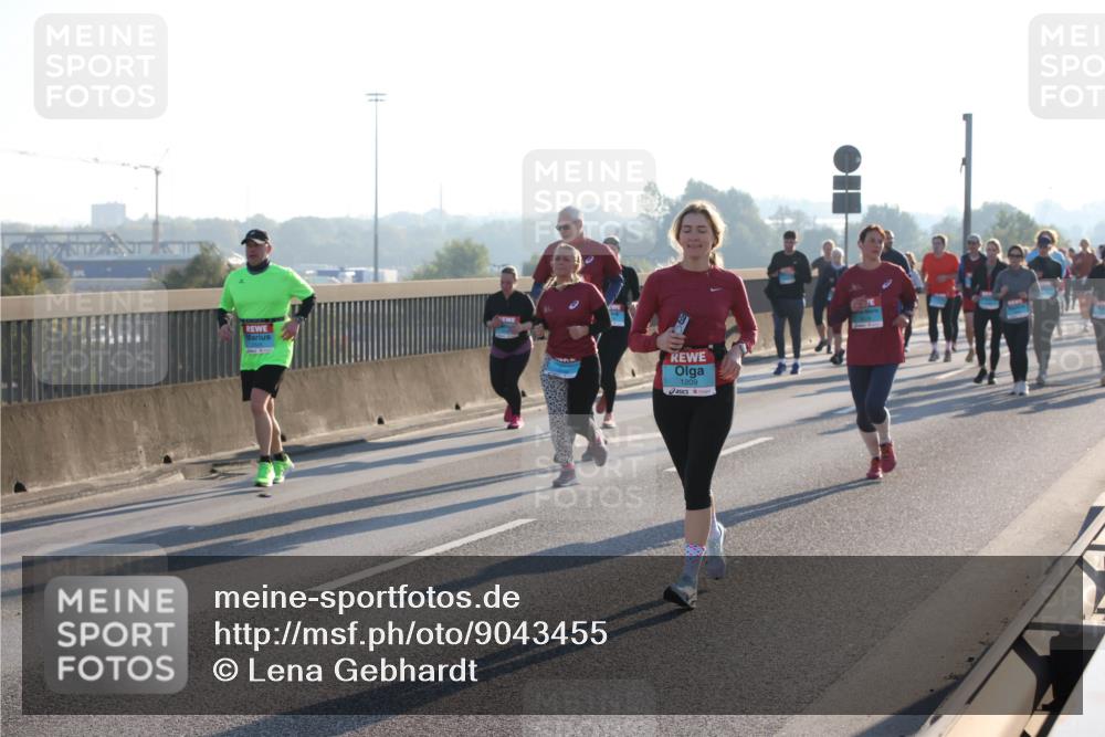 03.10.2025 - Köhlbrandbrückenlauf Lena Gebhardt http://msf.ph/oto/9043455 03.10.2025 09:26:38 Position 1 1209 meine-sportfotos.de