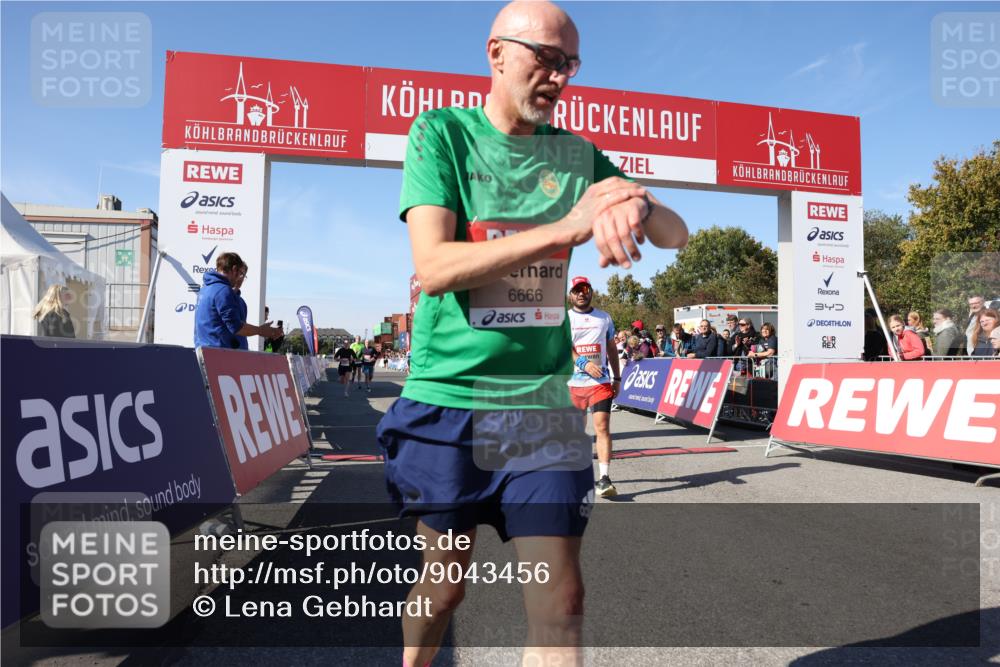 03.10.2025 - Köhlbrandbrückenlauf Lena Gebhardt http://msf.ph/oto/9043456 03.10.2025 12:59:38 Ziel 4111, 4215, 4270, 4475, 6060, 6325, 6364, 6616, 6654, 6666, 6754 meine-sportfotos.de