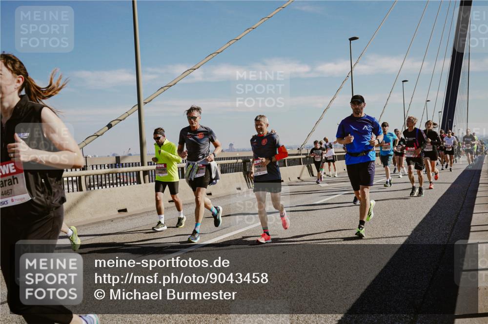 03.10.2025 - Köhlbrandbrückenlauf Michael Burmester http://msf.ph/oto/9043458 03.10.2025 12:25:01 Position 1 4467 meine-sportfotos.de