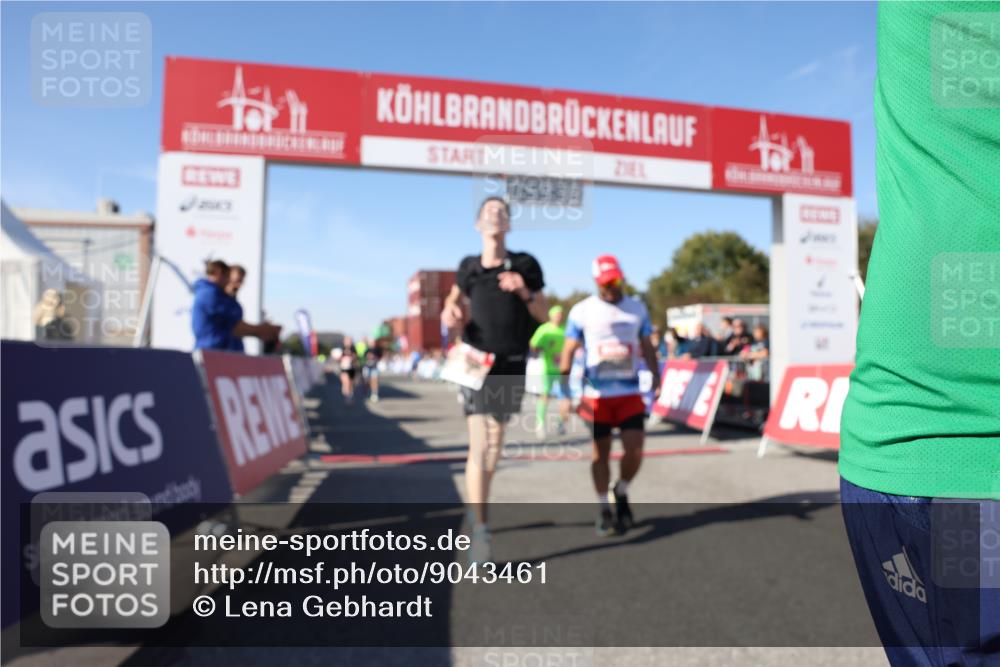 03.10.2025 - Köhlbrandbrückenlauf Lena Gebhardt http://msf.ph/oto/9043461 03.10.2025 12:59:39 Ziel 4111, 4215, 4270, 4475, 6060, 6325, 6364, 6616, 6654, 6666, 6754 meine-sportfotos.de