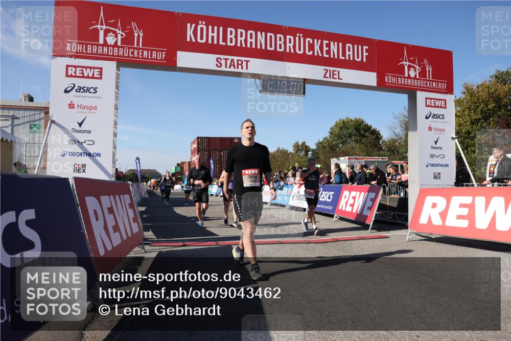 03.10.2025 - Köhlbrandbrückenlauf Lena Gebhardt http://msf.ph/oto/9043462 03.10.2025 13:19:00 Ziel 4556, 4630, 4676, 4756, 4889, 5027, 5304, 5449, 5974, 6117, 6127, 6267, 6475, 6573, 6795 meine-sportfotos.de