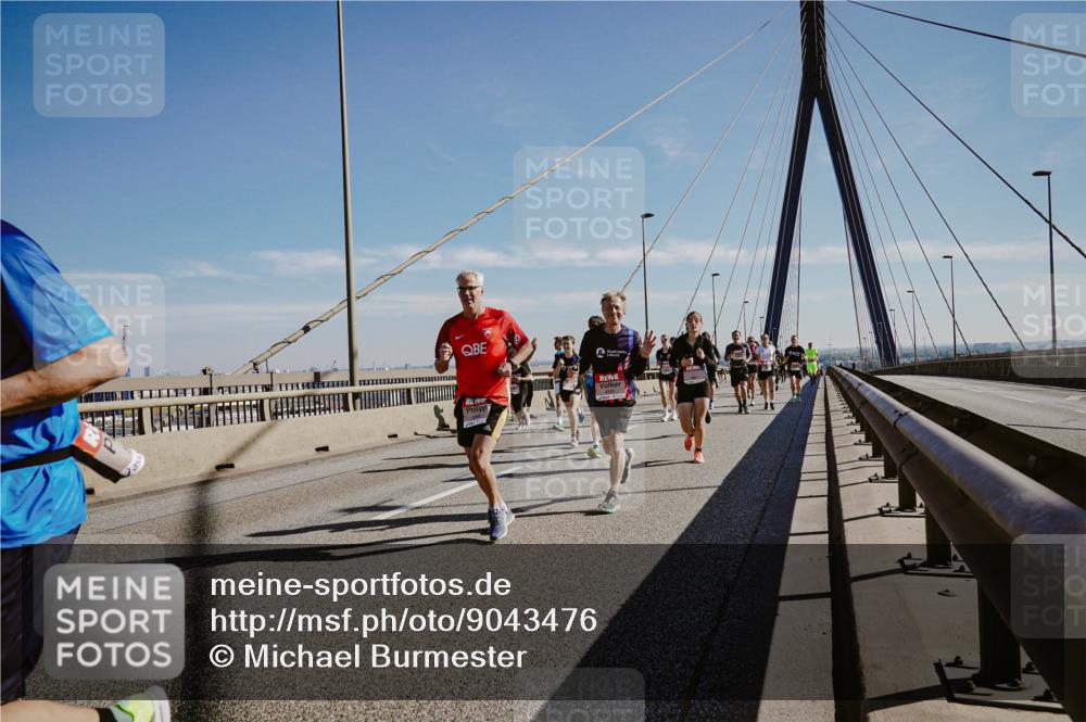 03.10.2025 - Köhlbrandbrückenlauf Michael Burmester http://msf.ph/oto/9043476 03.10.2025 12:25:02 Position 1  meine-sportfotos.de
