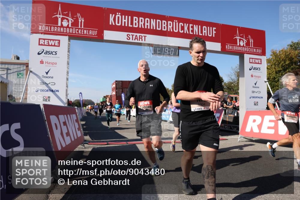 03.10.2025 - Köhlbrandbrückenlauf Lena Gebhardt http://msf.ph/oto/9043480 03.10.2025 13:19:02 Ziel 4556, 4630, 4676, 4756, 4876, 4889, 5027, 5304, 5449, 5974, 6088, 6117, 6127, 6267, 6475, 6573, 6795 meine-sportfotos.de