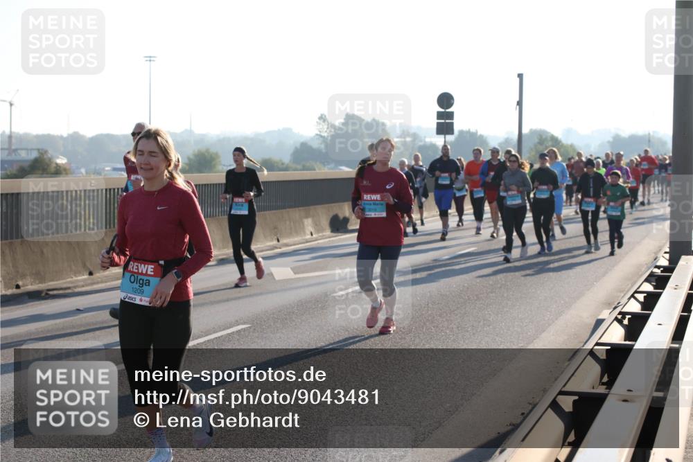 03.10.2025 - Köhlbrandbrückenlauf Lena Gebhardt http://msf.ph/oto/9043481 03.10.2025 09:26:39 Position 1 1209 meine-sportfotos.de