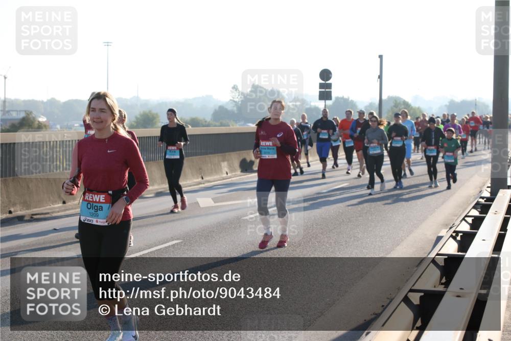 03.10.2025 - Köhlbrandbrückenlauf Lena Gebhardt http://msf.ph/oto/9043484 03.10.2025 09:26:39 Position 1 1209 meine-sportfotos.de