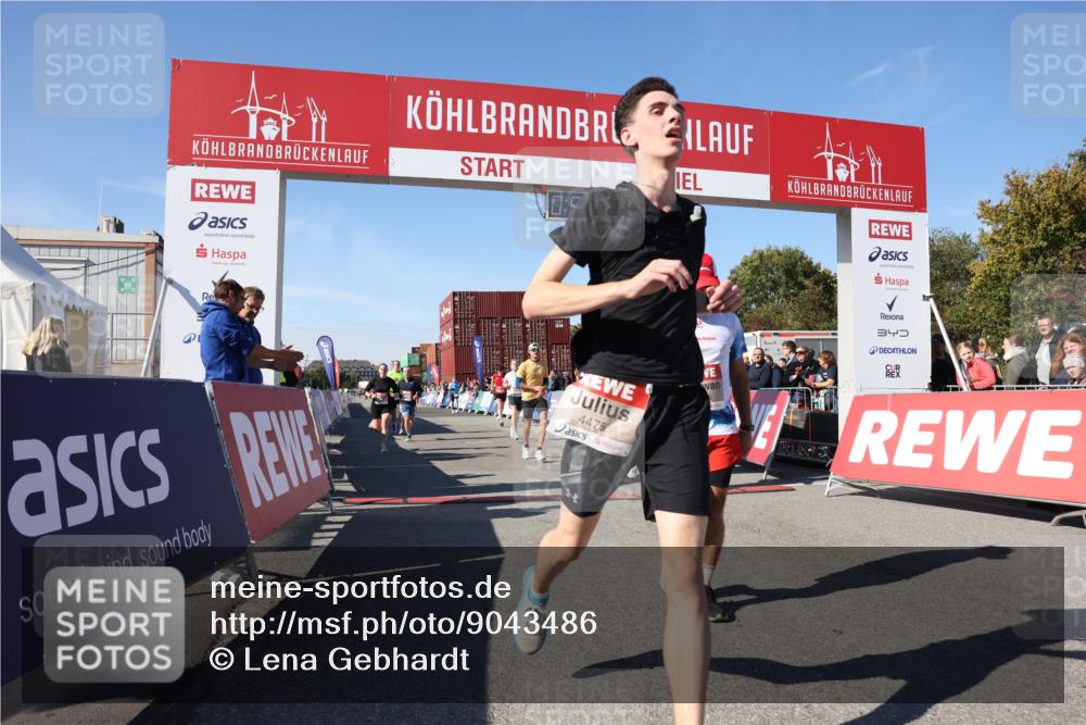03.10.2025 - Köhlbrandbrückenlauf Lena Gebhardt http://msf.ph/oto/9043486 03.10.2025 12:59:39 Ziel 4111, 4215, 4270, 4475, 6060, 6325, 6364, 6616, 6654, 6666, 6754 meine-sportfotos.de