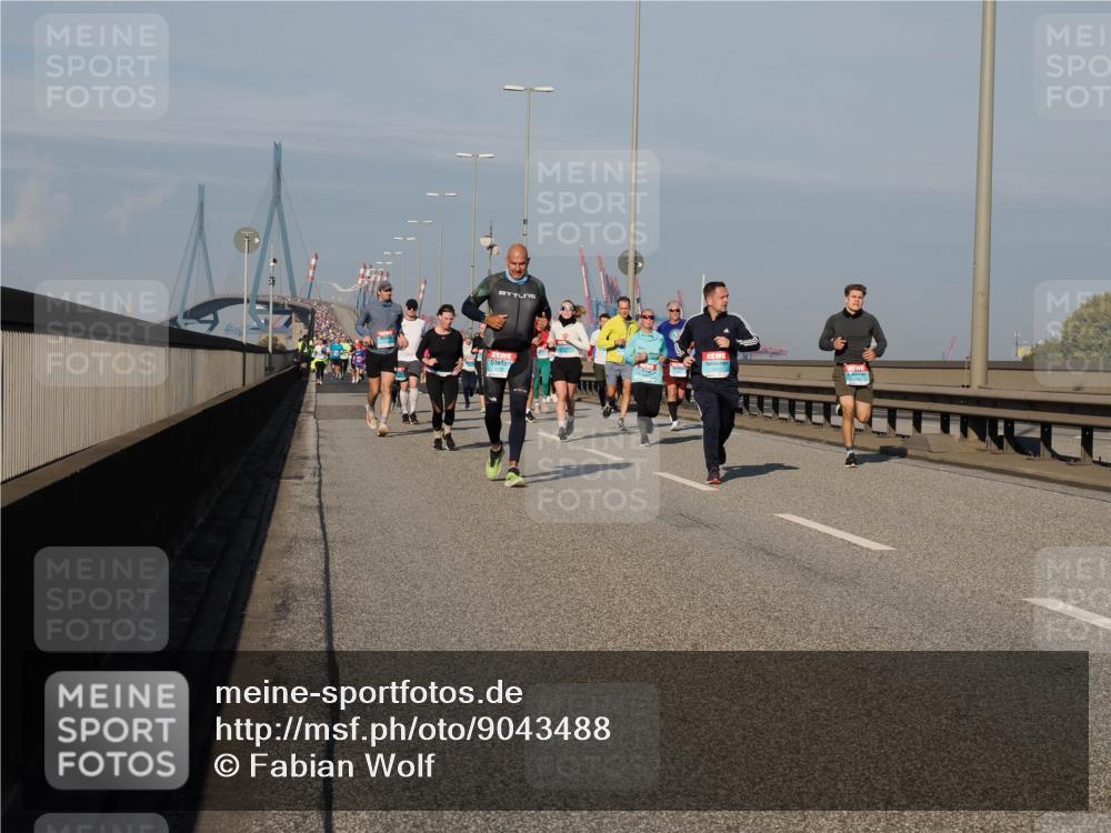 03.10.2025 - Köhlbrandbrückenlauf Fabian Wolf http://msf.ph/oto/9043488 03.10.2025 09:56:31 Position 3  meine-sportfotos.de
