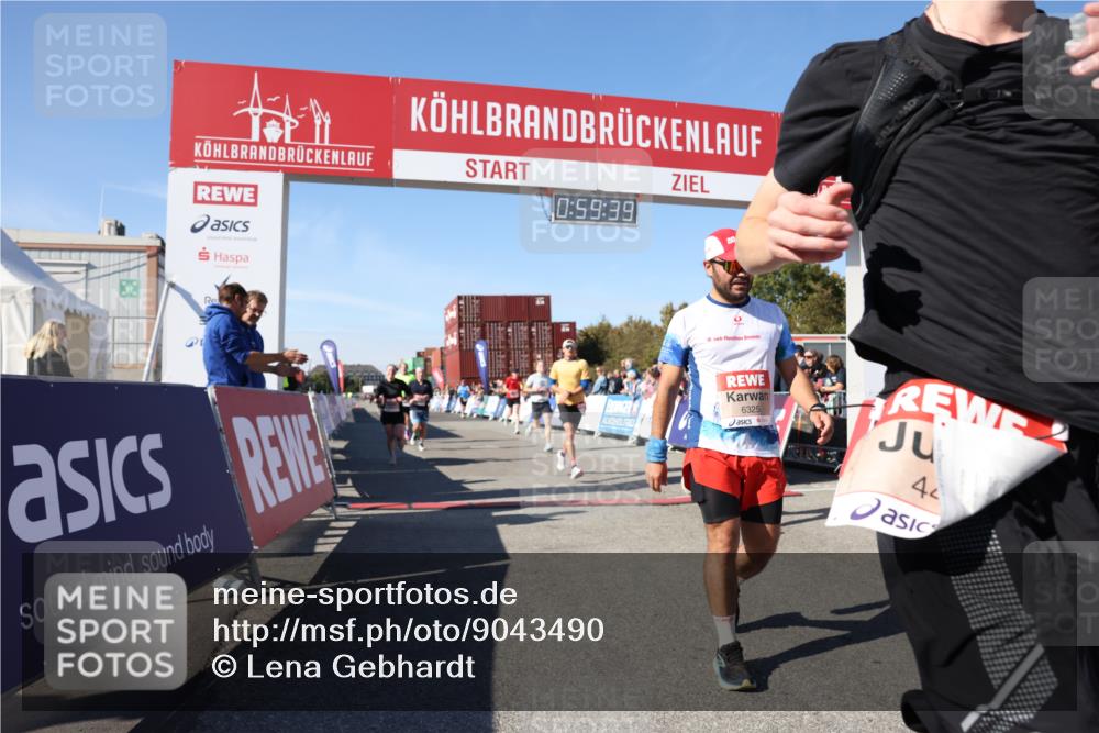 03.10.2025 - Köhlbrandbrückenlauf Lena Gebhardt http://msf.ph/oto/9043490 03.10.2025 12:59:39 Ziel 4111, 4215, 4270, 4475, 6060, 6325, 6364, 6616, 6654, 6666, 6754 meine-sportfotos.de