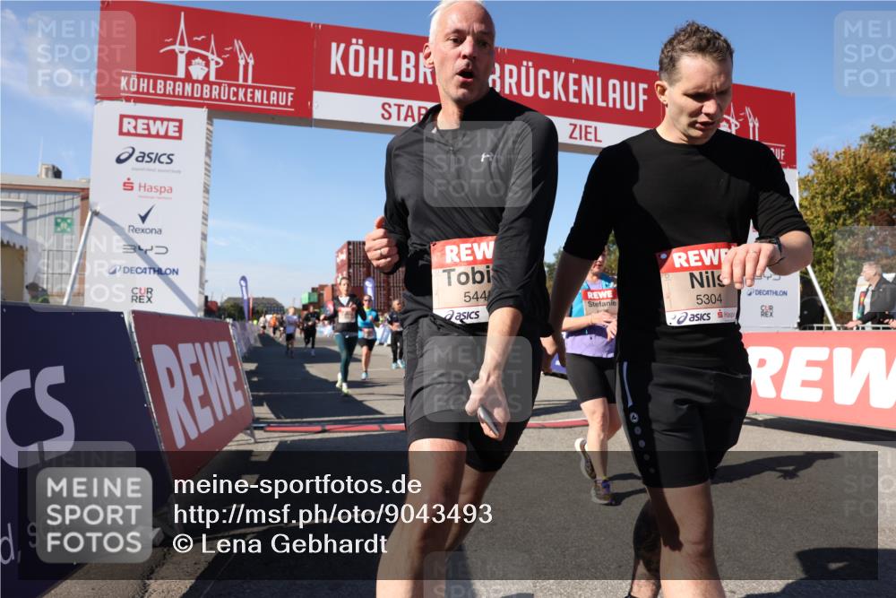03.10.2025 - Köhlbrandbrückenlauf Lena Gebhardt http://msf.ph/oto/9043493 03.10.2025 13:19:02 Ziel 4556, 4630, 4676, 4756, 4876, 4889, 5027, 5304, 5449, 5974, 6088, 6117, 6127, 6267, 6475, 6573, 6795 meine-sportfotos.de