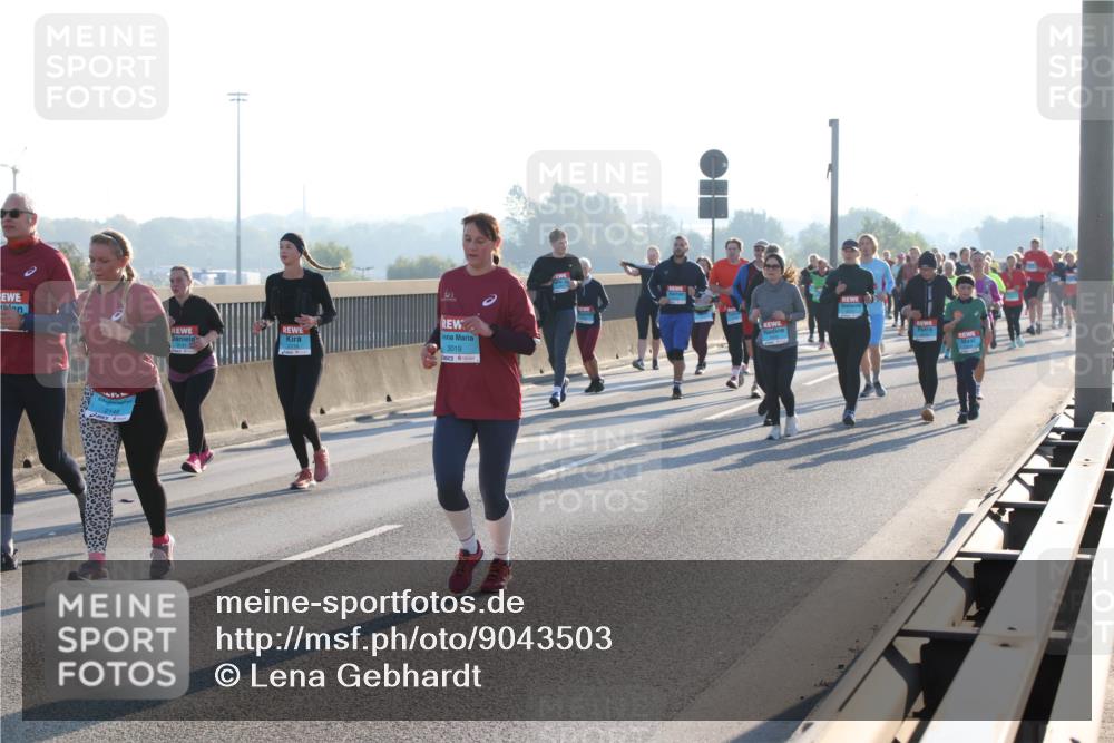 03.10.2025 - Köhlbrandbrückenlauf Lena Gebhardt http://msf.ph/oto/9043503 03.10.2025 09:26:40 Position 1 2216, 3019 meine-sportfotos.de