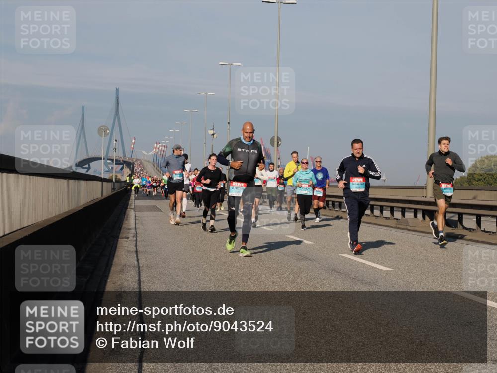 03.10.2025 - Köhlbrandbrückenlauf Fabian Wolf http://msf.ph/oto/9043524 03.10.2025 09:56:32 Position 3 2126, 1611 meine-sportfotos.de