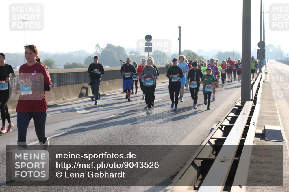 03.10.2025 - Köhlbrandbrückenlauf Lena Gebhardt http://msf.ph/oto/9043526 03.10.2025 09:26:41 Position 1  meine-sportfotos.de