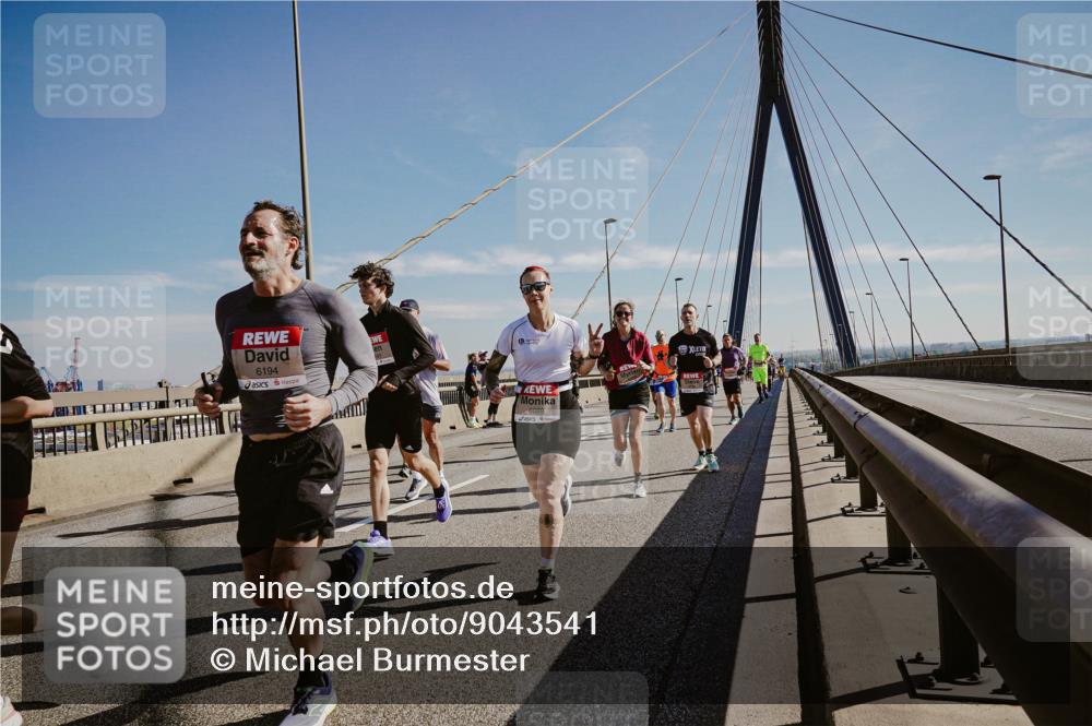 03.10.2025 - Köhlbrandbrückenlauf Michael Burmester http://msf.ph/oto/9043541 03.10.2025 12:25:07 Position 1 6194 meine-sportfotos.de