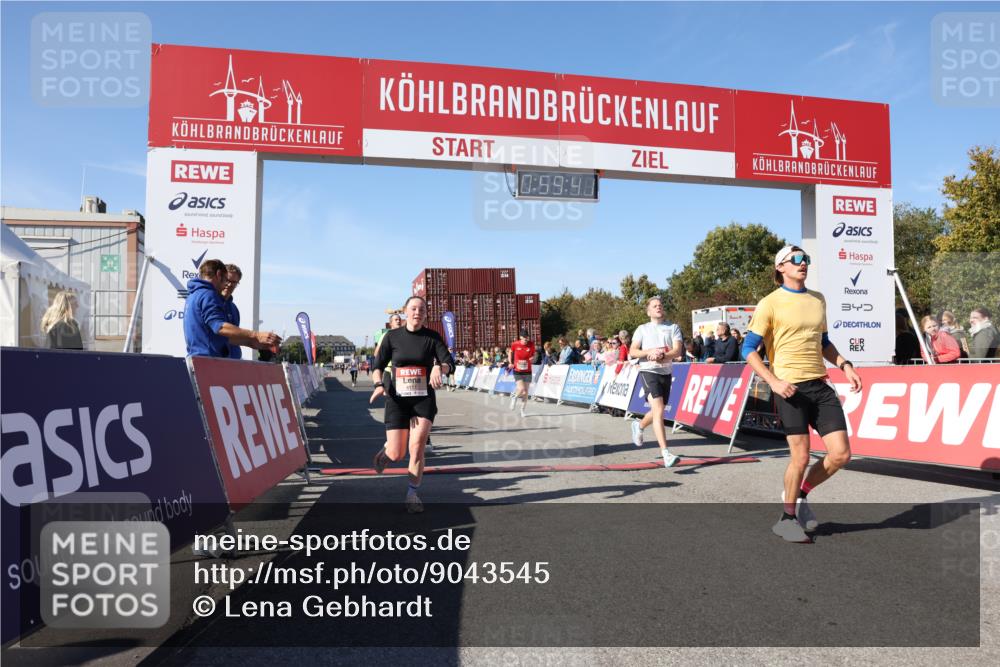 03.10.2025 - Köhlbrandbrückenlauf Lena Gebhardt http://msf.ph/oto/9043545 03.10.2025 12:59:41 Ziel 4111, 4215, 4270, 4475, 6142, 6254, 6325, 6364, 6616, 6654, 6666, 6754 meine-sportfotos.de