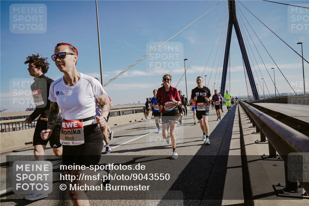 03.10.2025 - Köhlbrandbrückenlauf Michael Burmester http://msf.ph/oto/9043550 03.10.2025 12:25:08 Position 1 6193, 6089 meine-sportfotos.de