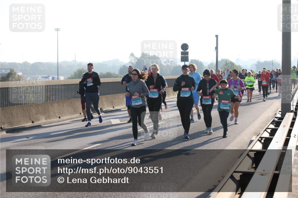 03.10.2025 - Köhlbrandbrückenlauf Lena Gebhardt http://msf.ph/oto/9043551 03.10.2025 09:26:43 Position 1 2284 meine-sportfotos.de
