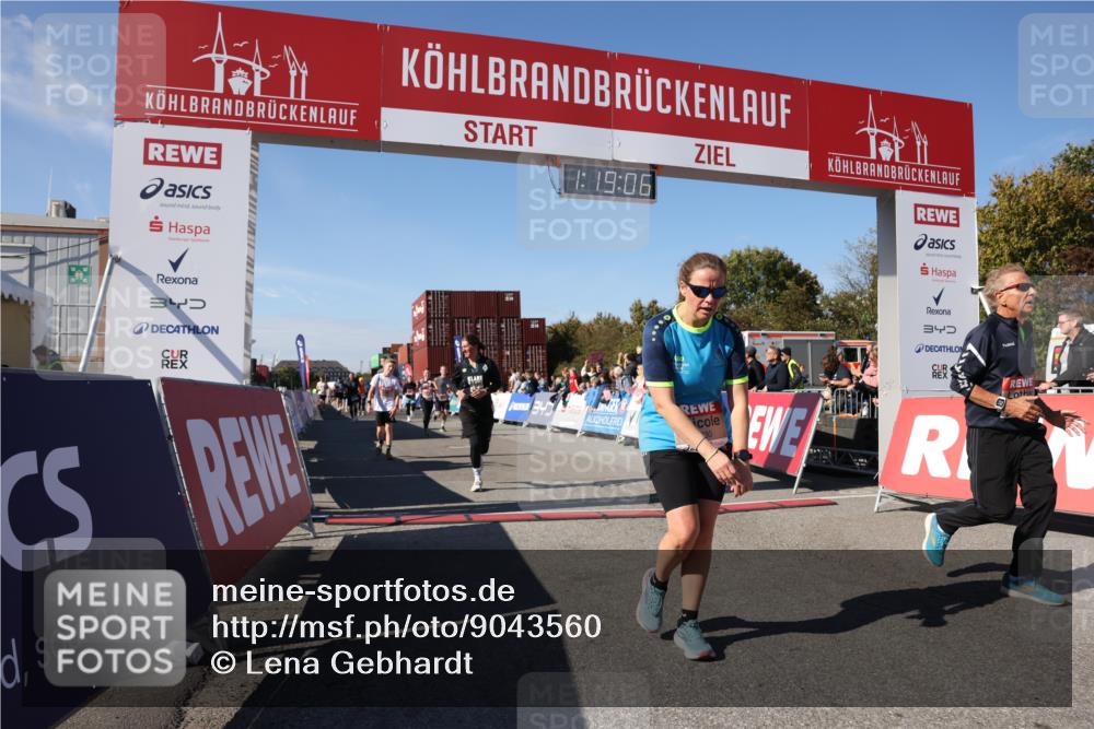 03.10.2025 - Köhlbrandbrückenlauf Lena Gebhardt http://msf.ph/oto/9043560 03.10.2025 13:19:06 Ziel 4143, 4630, 4631, 4632, 4676, 4816, 4876, 4889, 5027, 5304, 5449, 5858, 5974, 6088, 6117, 6127, 6267, 6475, 6573 meine-sportfotos.de