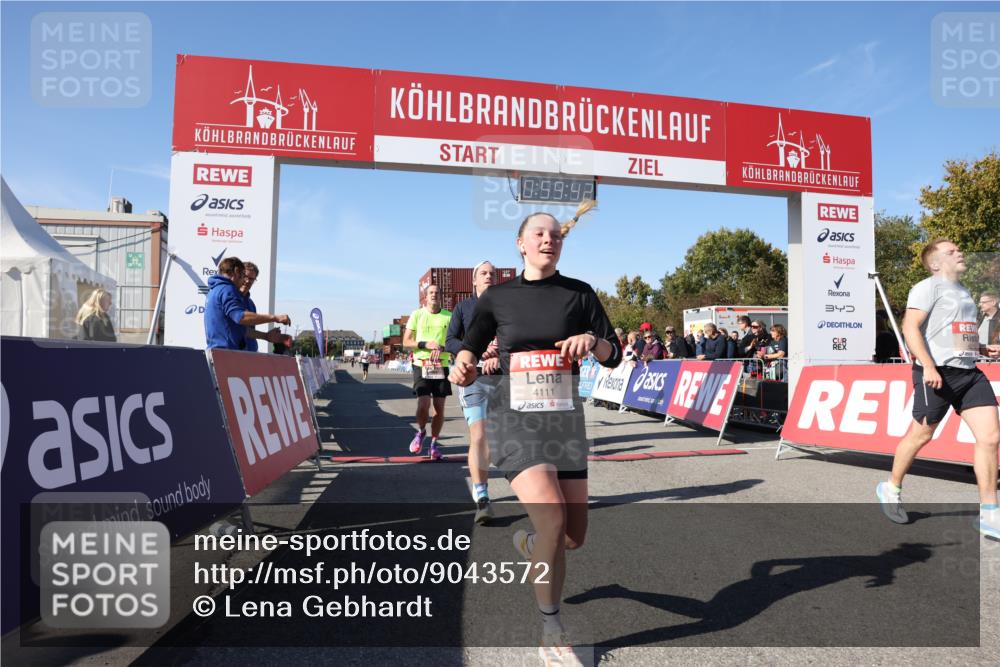 03.10.2025 - Köhlbrandbrückenlauf Lena Gebhardt http://msf.ph/oto/9043572 03.10.2025 12:59:42 Ziel 4111, 4215, 4270, 4475, 6142, 6254, 6325, 6364, 6601, 6616, 6654, 6666, 6754 meine-sportfotos.de
