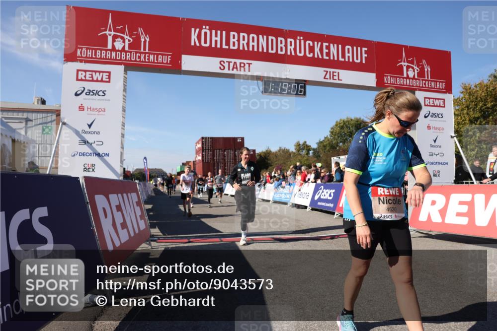 03.10.2025 - Köhlbrandbrückenlauf Lena Gebhardt http://msf.ph/oto/9043573 03.10.2025 13:19:07 Ziel 4143, 4630, 4631, 4632, 4676, 4727, 4816, 4876, 5027, 5304, 5449, 5858, 6088, 6117, 6127, 6267, 6475, 6573 meine-sportfotos.de