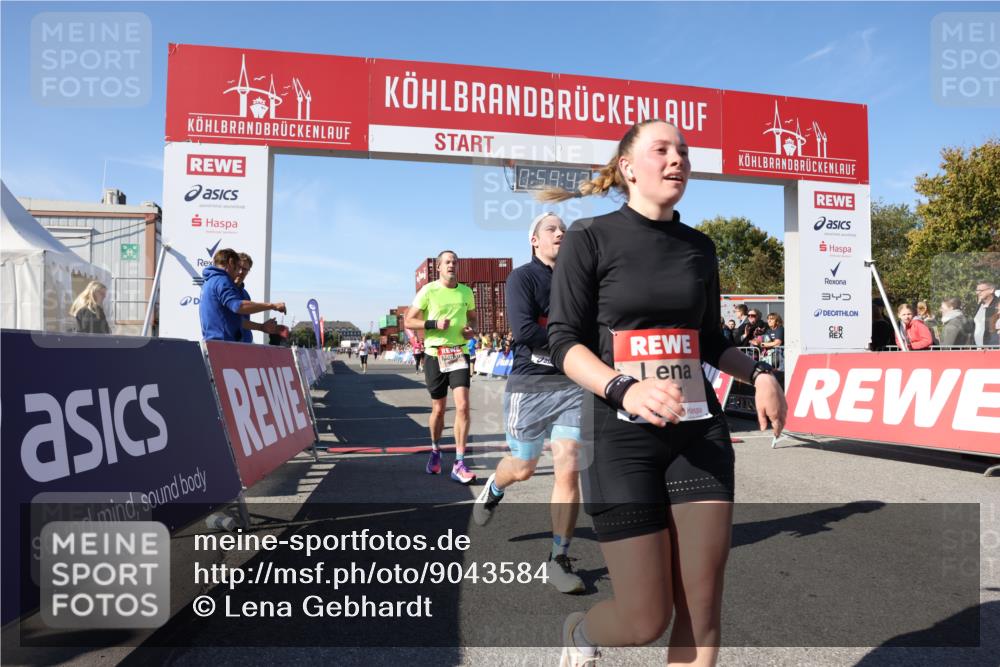 03.10.2025 - Köhlbrandbrückenlauf Lena Gebhardt http://msf.ph/oto/9043584 03.10.2025 12:59:43 Ziel 4074, 4111, 4215, 4270, 4475, 6142, 6254, 6325, 6364, 6601, 6616, 6654, 6666, 6754 meine-sportfotos.de