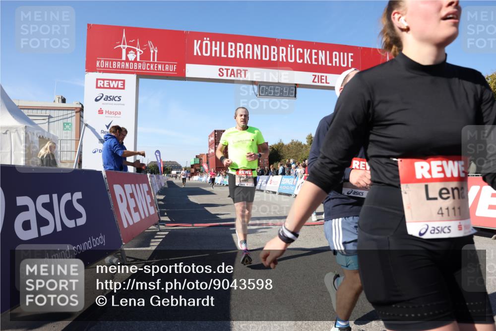 03.10.2025 - Köhlbrandbrückenlauf Lena Gebhardt http://msf.ph/oto/9043598 03.10.2025 12:59:43 Ziel 4074, 4111, 4215, 4270, 4475, 6142, 6254, 6325, 6364, 6601, 6616, 6654, 6666, 6754 meine-sportfotos.de