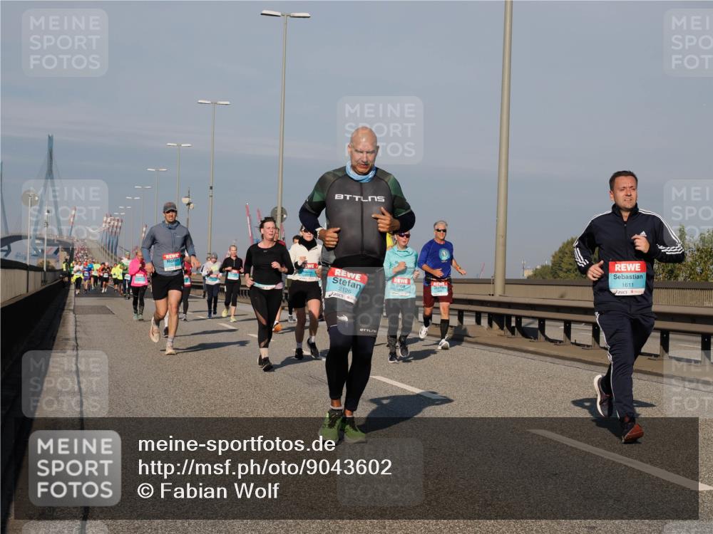 03.10.2025 - Köhlbrandbrückenlauf Fabian Wolf http://msf.ph/oto/9043602 03.10.2025 09:56:35 Position 3 2126, 1611 meine-sportfotos.de