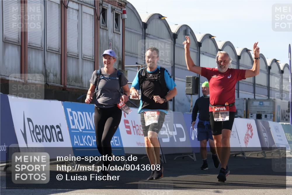 03.10.2025 - Köhlbrandbrückenlauf Luisa Fischer http://msf.ph/oto/9043608 03.10.2025 13:39:17 Ziel 4531, 4789, 5111, 5766, 5988, 5989, 5998 meine-sportfotos.de