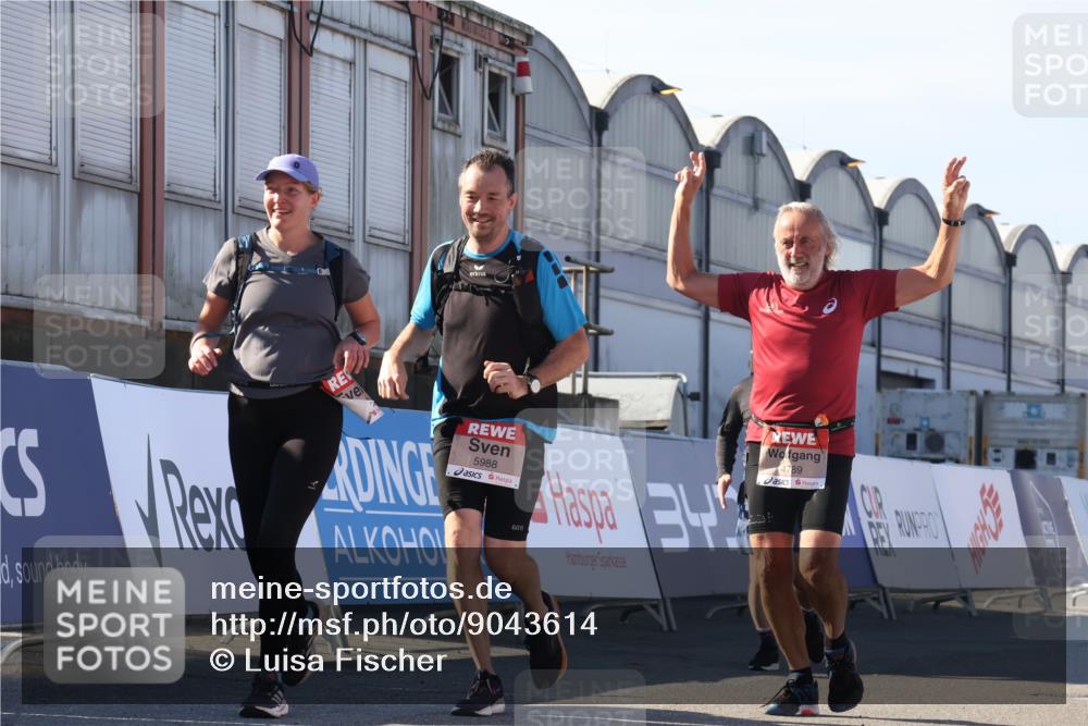 03.10.2025 - Köhlbrandbrückenlauf Luisa Fischer http://msf.ph/oto/9043614 03.10.2025 13:39:18 Ziel 4531, 4789, 5111, 5741, 5745, 5766, 5988, 5989, 5998 meine-sportfotos.de