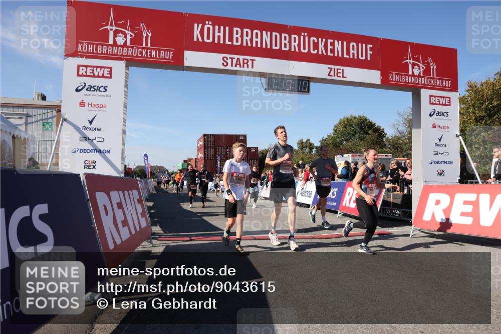 03.10.2025 - Köhlbrandbrückenlauf Lena Gebhardt http://msf.ph/oto/9043615 03.10.2025 13:19:10 Ziel 4143, 4630, 4631, 4632, 4676, 4690, 4727, 4816, 4828, 4876, 5027, 5449, 5853, 5858, 6088, 6117, 6127, 6475, 6573 meine-sportfotos.de