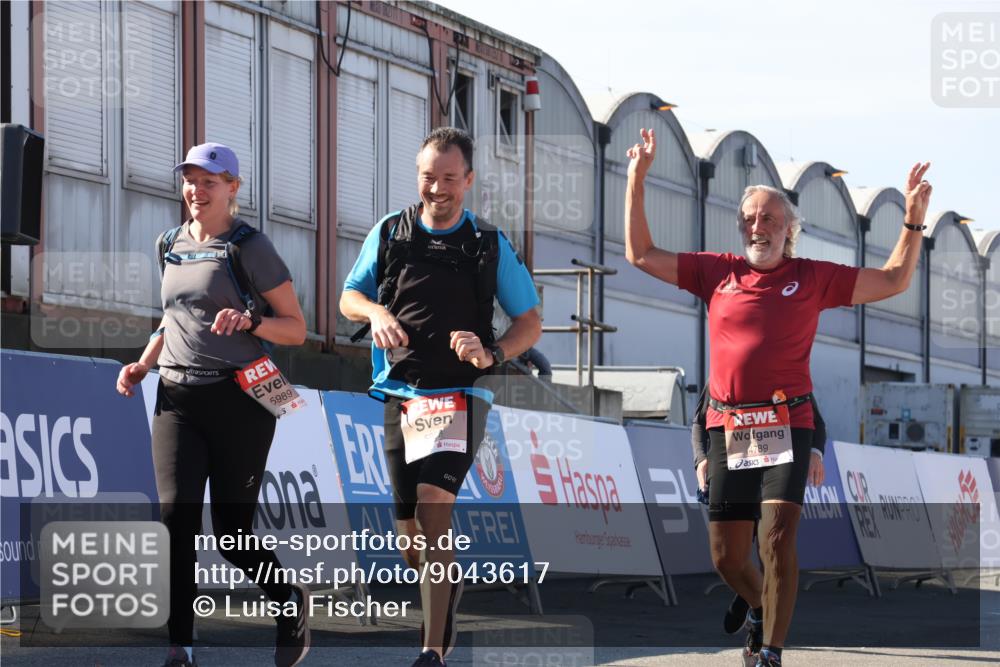 03.10.2025 - Köhlbrandbrückenlauf Luisa Fischer http://msf.ph/oto/9043617 03.10.2025 13:39:18 Ziel 4531, 4789, 5111, 5741, 5745, 5766, 5988, 5989, 5998 meine-sportfotos.de